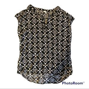 Old Navy Sleeveless Top Geometric Blouse​